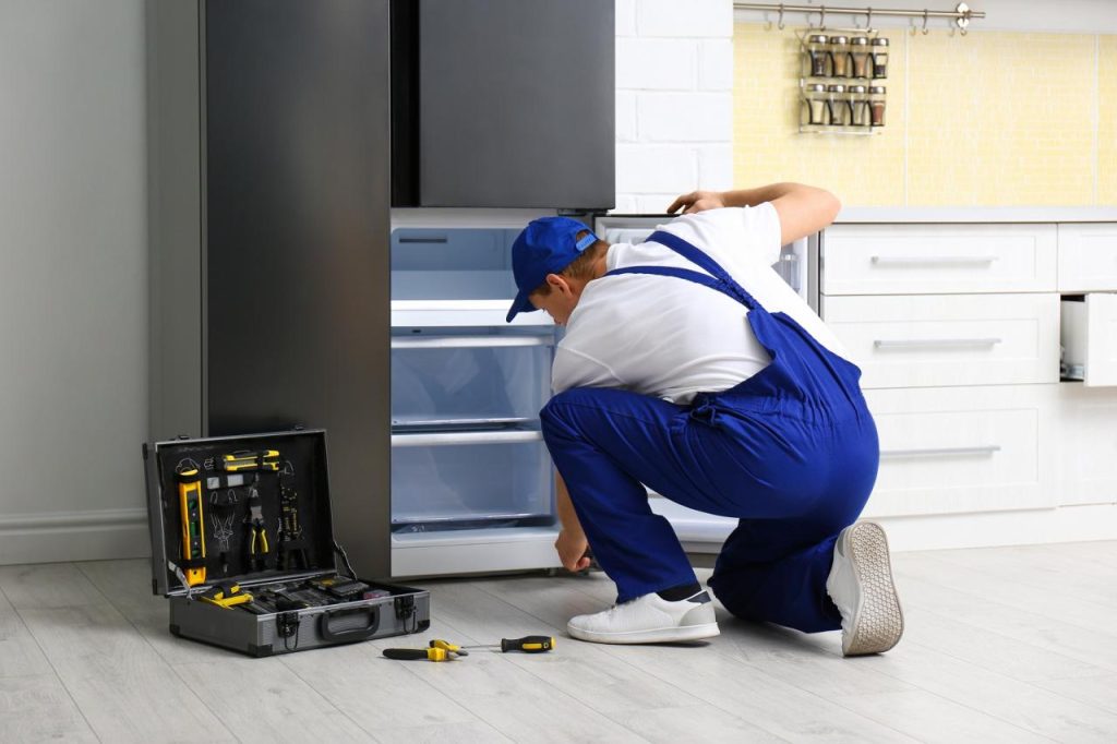 Sửa chữa tủ lạnh Sharp nhanh chóng, giá rẻ tại Hà Nội 3 Việc sử dụng tủ lạnh Sharp đúng cách sẽ giúp thiết bị hoạt động hiệu quả và bền bỉ hơn