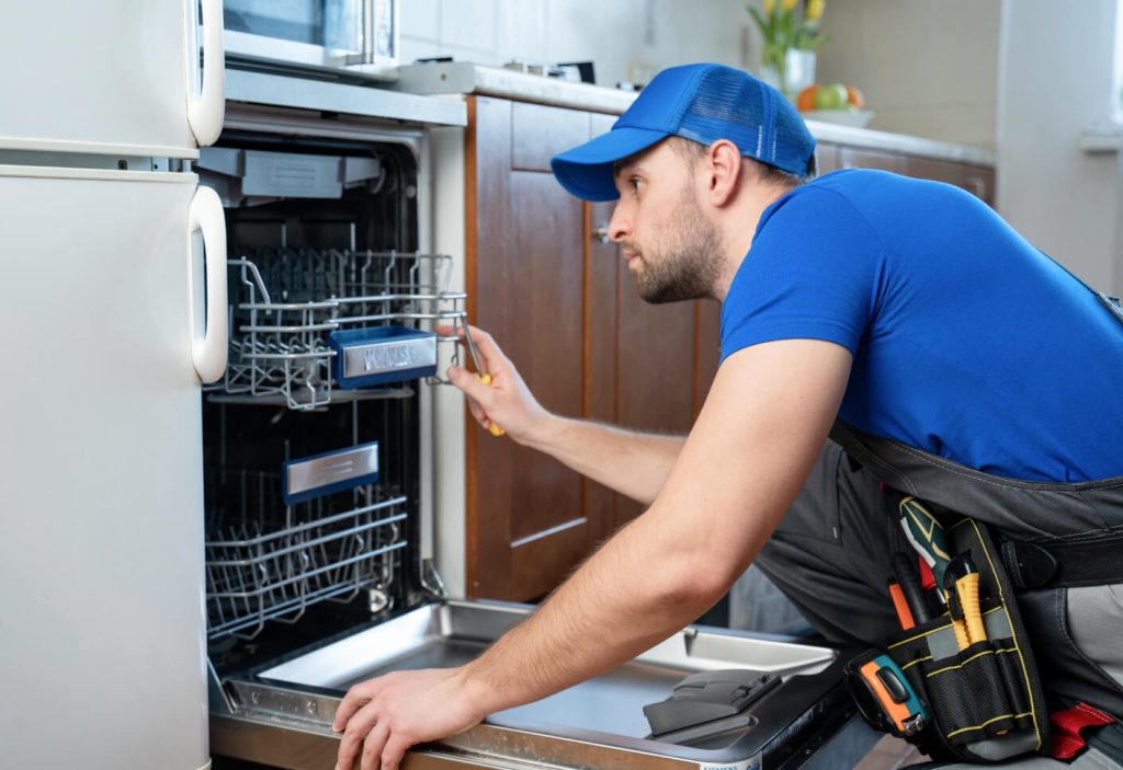 Sửa Tủ Lạnh Tại Hoàn Kiếm Giá Rẻ Nhất, Uy Tín, Phục Vụ 24/7 1 Hãy gọi ngay cho Điện Lạnh Bách Khoa qua hotline 0988.784.833 để nhận tư vấn chi tiết về dịch vụ hoặc để đặt lịch kiểm tra lỗi miễn phí tại nhà.