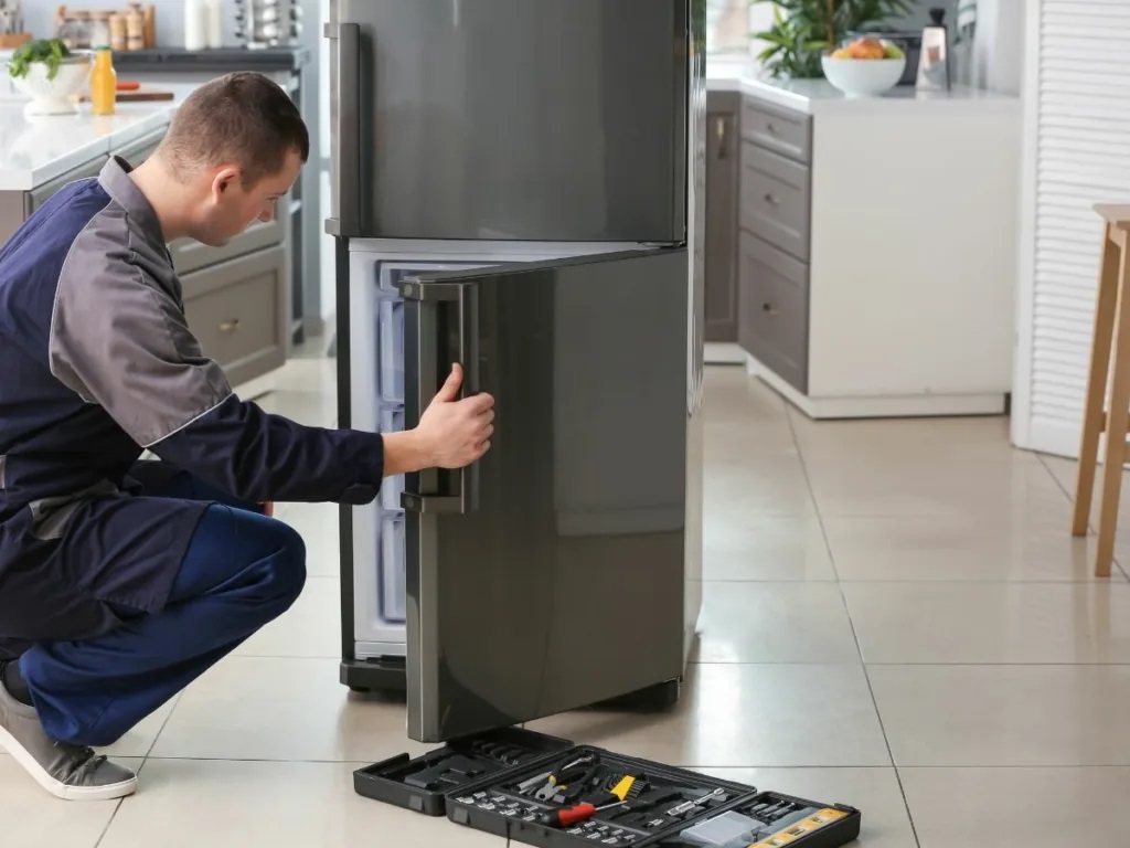 Trung Tâm Bảo Hành Tủ Lạnh Samsung Chính Hãng Tại Nhà Hà Nội 1 Điện Lạnh Bách Khoa tự hào với đội ngũ kỹ thuật lành nghề, chuyên môn giỏi và luôn phục vụ tận tâm 24/7.
