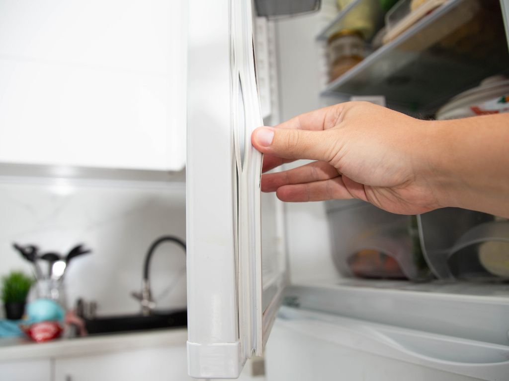 Sửa Tủ Đông Tại Nhà Hà Nội Chuyên Nghiệp - Uy Tín - Giá Tốt Nhất 2 Có nhiều nguyên nhân gây ra hư hỏng cho tủ đông
