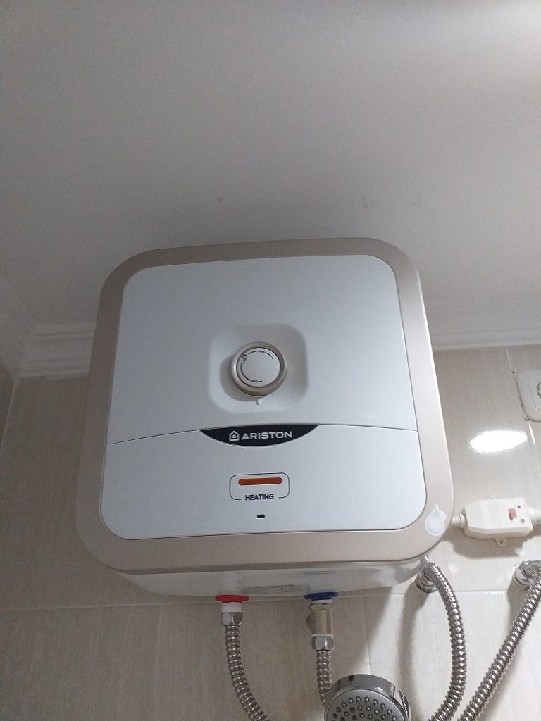 Sửa Bình Nóng Lạnh Ariston Tại Nhà Giá Rẻ Uy Tín Số 1 Hà Nội 3 Bạn sẽ không còn phải chờ đợi lâu, mất thời gian hay ảnh hưởng đến sinh hoạt vì chúng tôi sẽ khắc phục ngay các sự cố trên bình nóng lạnh Ariston nhanh chóng và triệt để nhất.