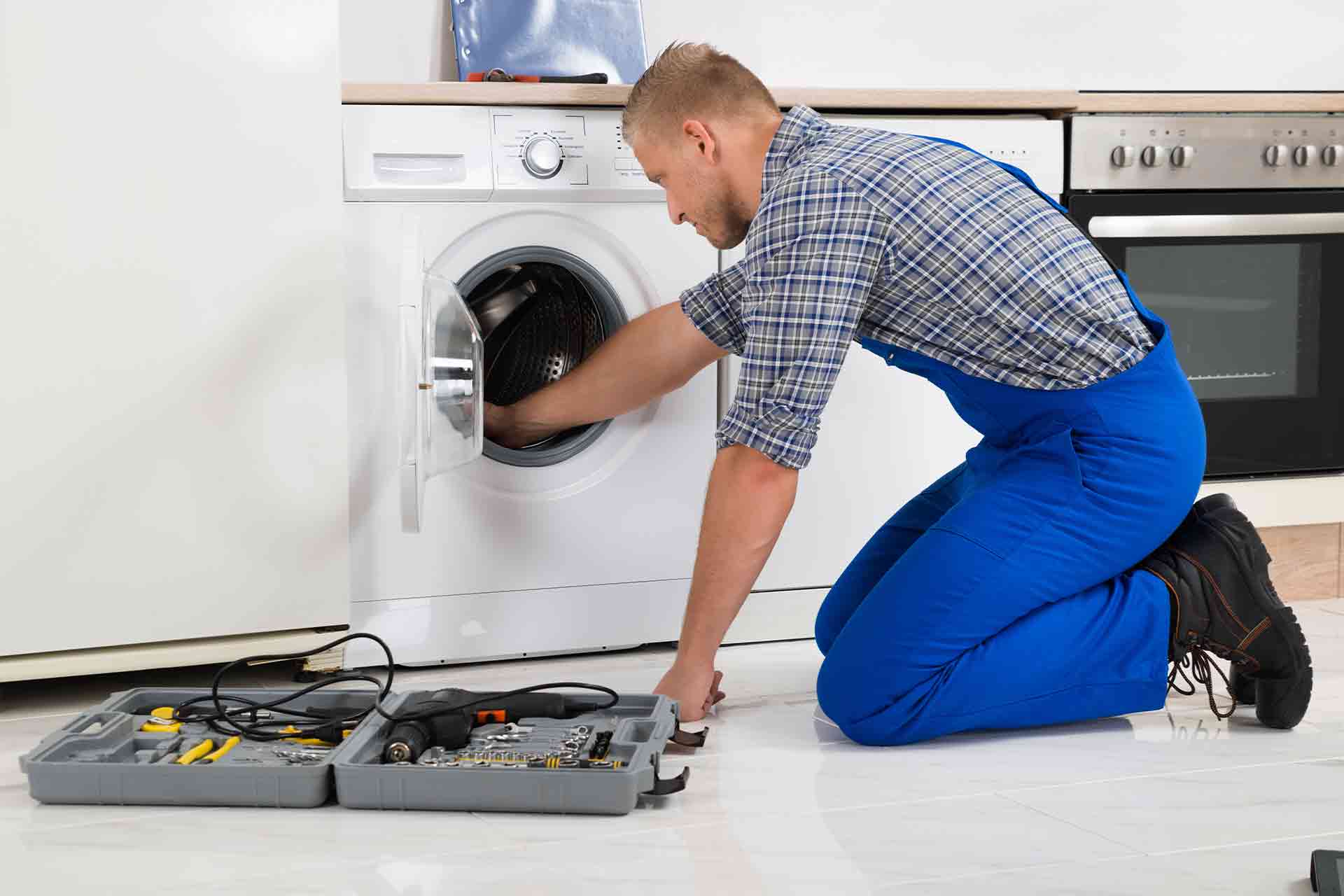 Sửa Máy Giặt Tại Thanh Xuân Giá Tốt Nhất - Linh Kiện Chính Hãng 1 Với đội ngũ kỹ thuật viên giàu kinh nghiệm, Điện Lạnh Bách Khoa nhanh chóng khắc phục mọi sự cố máy giặt, đảm bảo chất lượng dịch vụ chuyên nghiệp và sự hài lòng của khách hàng.