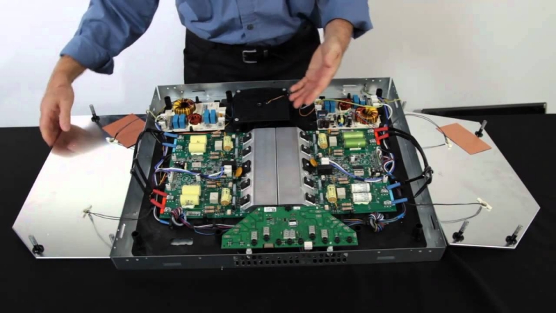 Tem và phiếu bảo hành sẽ được đưa ngay cho khách hàng sau khi hoàn thành dịch vụ.