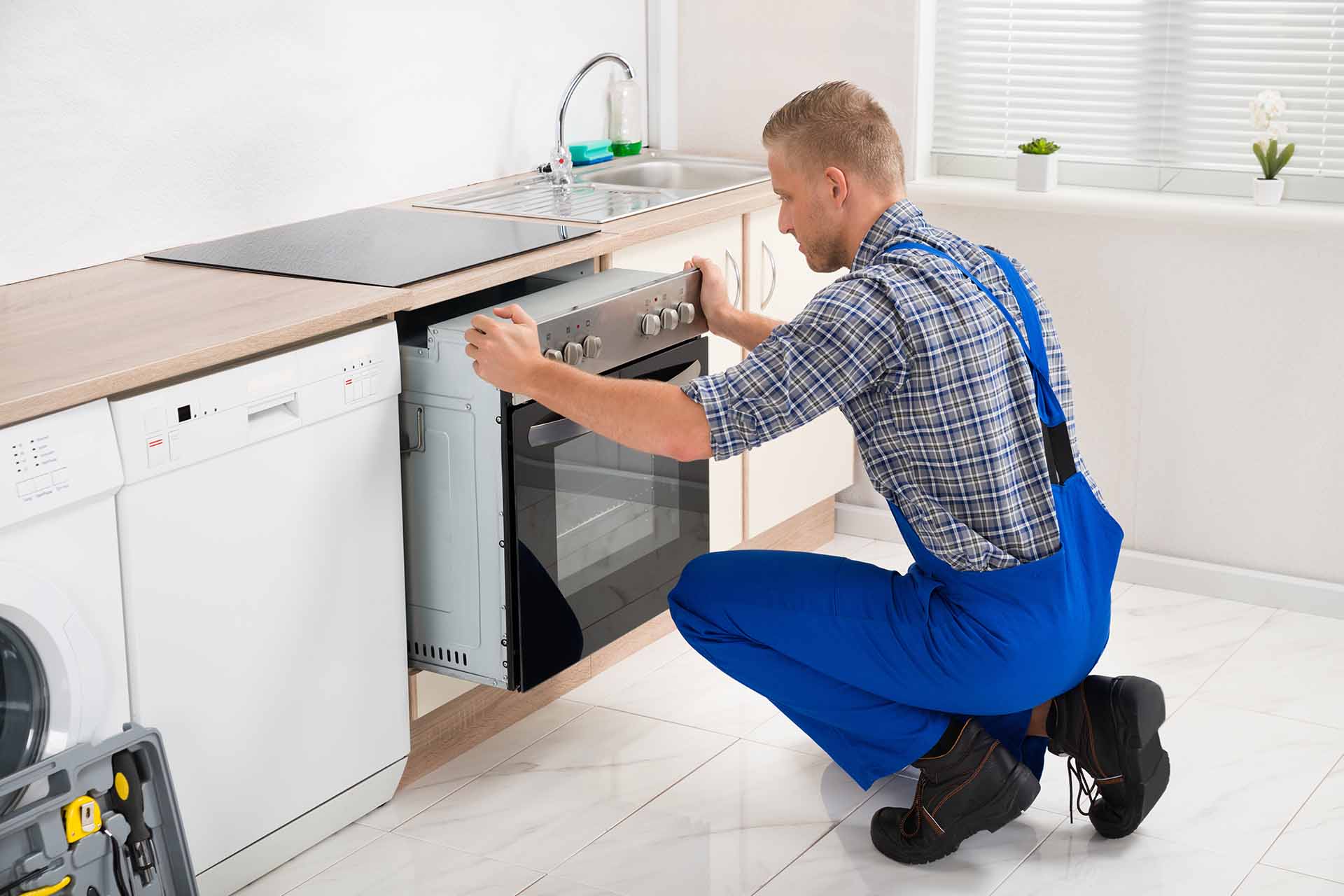 Sửa Bếp Từ Tại Đống Đa Uy Tín - Giá Tốt Nhất - Thợ Giỏi Sửa bếp từ tại Đống Đa