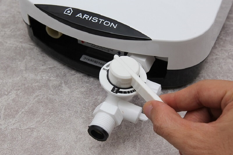 Sửa bình nóng lạnh Ariston