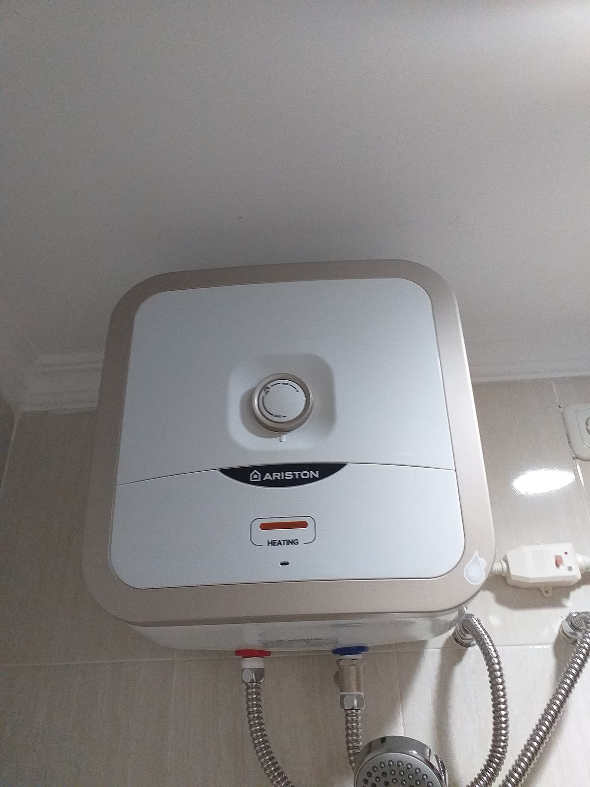 Sửa bình nóng lạnh Ariston
